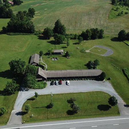 The Meadowlark Inn East Springfield المظهر الخارجي الصورة