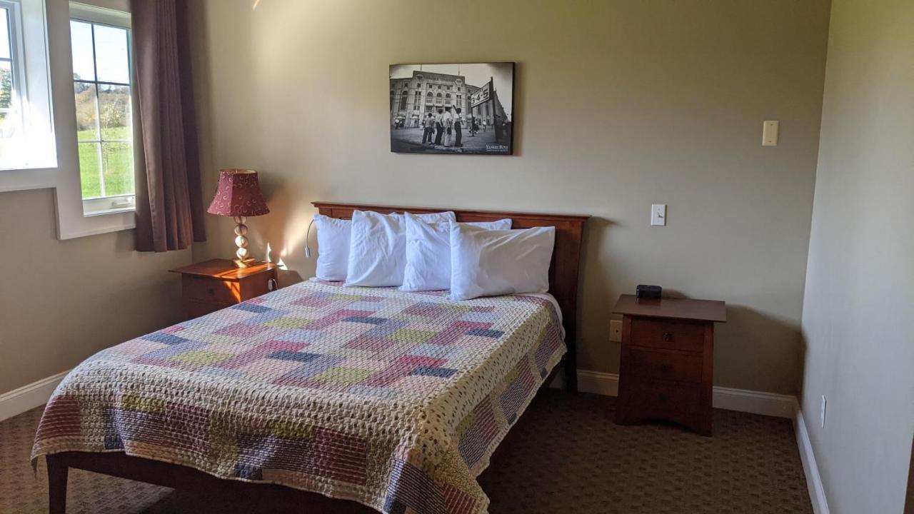 The Meadowlark Inn East Springfield المظهر الخارجي الصورة