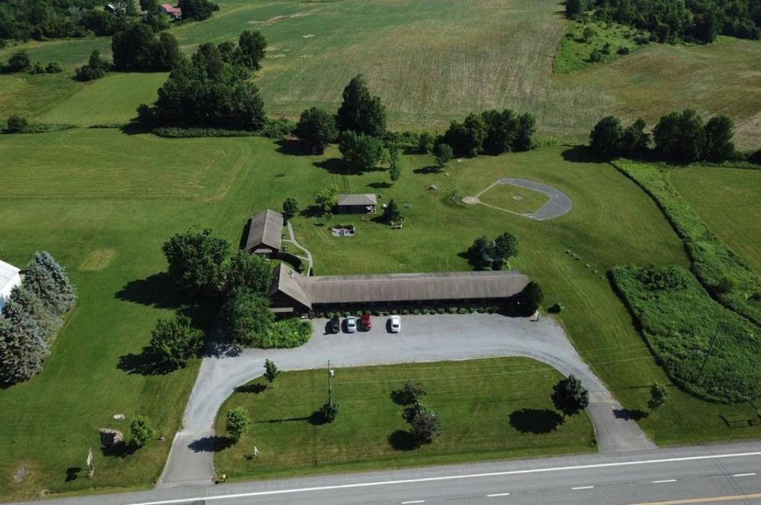 The Meadowlark Inn East Springfield المظهر الخارجي الصورة